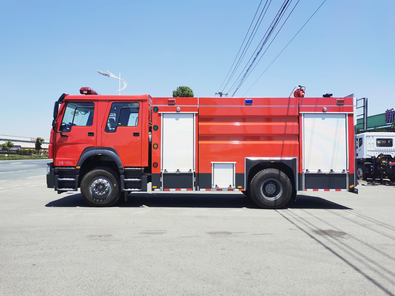 中潔牌水罐消防車